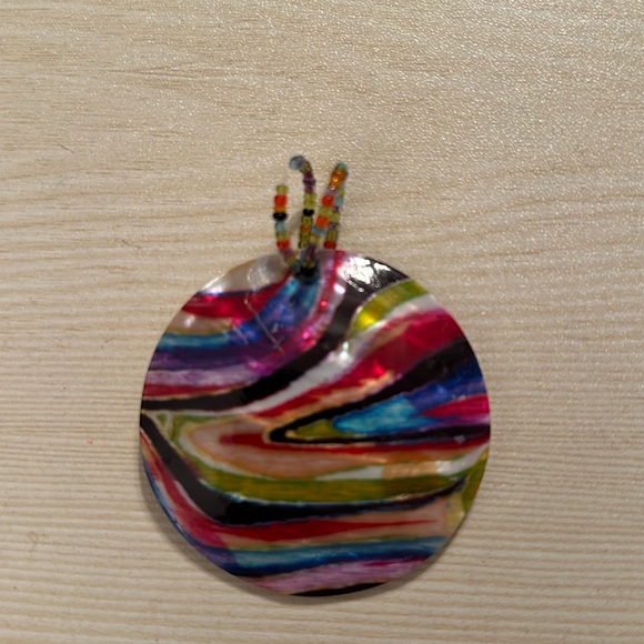 Hand Painted clam shell - Picture 1 of 2